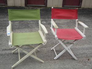 lot 100 image: qty 2 foldable chairs