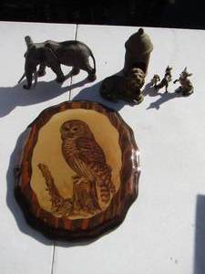 lot 128 image: mini animal figurines and animal dcor