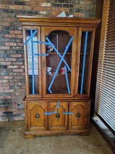 lot 23 image: China hutch cabinet only