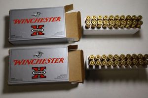 lot 34 image: Winchester 257 Roberts P 117 gr - 2 boxes
