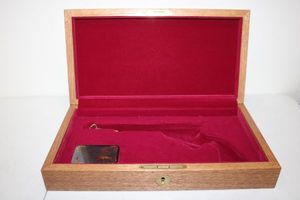 lot 100 image: Wooden Roosevelt pistol case with key
