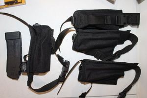 lot 175 image: CZ 9mm Scorpion mag pouches and one magazine