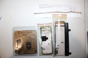lot 268 image: Weaver pivot mount bases, and Leupold base dual dovetail Rem 700