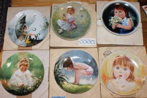 lot 50 image: Collector plates, see photos for details
