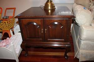 lot 7 image: Square side table with front cabinet doors - 23 tall x 24 wide