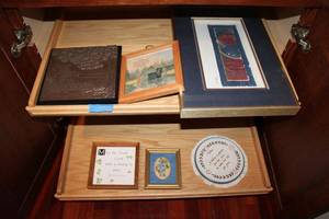 lot 45 image: Wall art, see photos