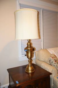 lot 8 image: Brass base table lamp - 39 tall with shade