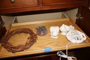 lot 32 image: Ceramic light up angel, dove figurines, potpourri dish, and grapevine wreath