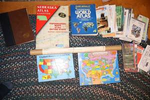 lot 83 image: Maps, Atlases, US map puzzles