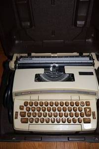 lot 84 image: Vintage Smith Corona typewriter