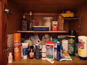 lot 198 image: Bathroom items - cleaner, sun screen, bandages and more
