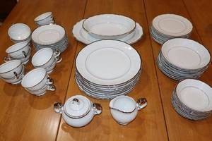 lot 99 image: Harmony House Silver Sonata dish set