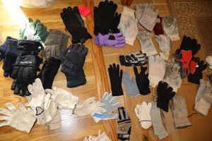 lot 190 image: Glove assortment (some are singles)