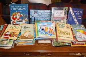 lot 185 image: Vintage and newer childrens books - includes some Golden books and Dr. Suess