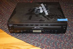 lot 203 image: Insignia 5 disc CD changer