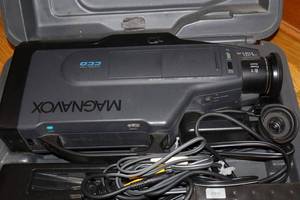 lot 207 image: Magnavox VHS video camera