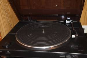lot 178 image: Sony record album player