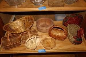 lot 133 image: Basket assortment