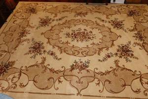 lot 156 image: Area rug - Ivory color 8x10