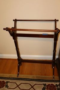 lot 212 image: Blanket rack - 25 x 14.5 x 32