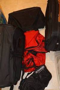 lot 239 image: Luggage and duffle bags includes Samsonite and Jordache brands
