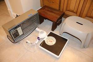 lot 246 image: Portable heater, blow dryer, scale and step stools