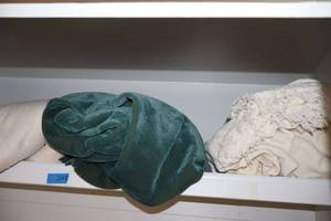 lot 247 image: Blankets