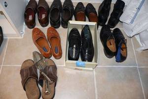 lot 253 image: Dress shoes and sandals size 9-9.5