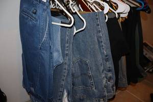 lot 260 image: Mens jeans and pants