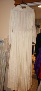 lot 262 image: Vintage wedding dress