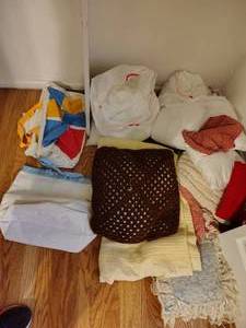 lot 309 image: Pillows and blankets