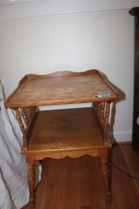 lot 288 image: Vintage 2-tier side table