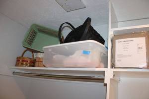 lot 291 image: Futon cover, baskets and yarn crafts