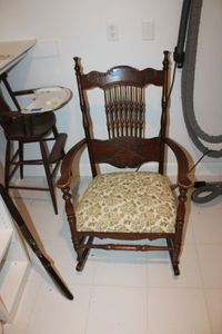 lot 292 image: Antique rocking chair