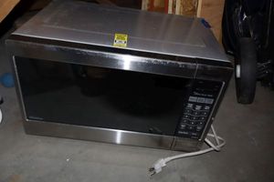 lot 328 image: Panasonic Microwave