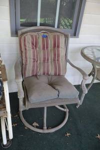 lot 213 image: Swivel rocking Patio chair