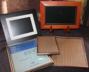 lot 71 image: Three Photo Frames Suitable For Home Decor. A Wooden 9inch Digital, Photo Frame and pandigital Photo Frame 78 Inch Display