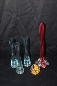 lot 112 image: Three clearblue bud vases, red hand-blown Elephant foot bud vase and a vintage hand blown, art glass confetti patterned paperweight