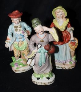 lot 126 image: Vintage porcelain pieces, produced in Japan during the post-wwii American occupation specifically between the 1945-1952