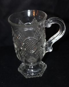 lot 178 image: Eight Vintage Avon Clear Glass Irish Coffee Cups