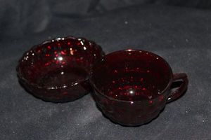 lot 177 image: Seven Vintage Anchor Hocking Royal Ruby Red Bubble Glass cups and two fruit bowls.