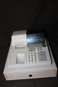 lot 204 image: Vintage Electric Cash register with key
