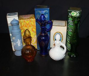 lot 352 image: Five Vintage Avon Decanter Bottles, with original boxes. See Below for details.&nbsp&nbsp