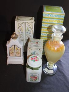 lot 365 image: Three Vintage Avon collectiblesdecanters with original boxes. See below for More details