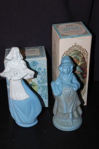 lot 374 image: Two Vintage Avon Decanter Bottles from 1970s with Original boxes. Little Girls Blue and Dutch Girl Figurine Bottles&nbsp