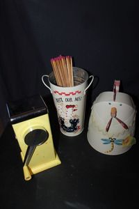 lot 397 image: Vintage Ice Crusher and Chicken Deco