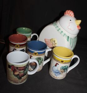 lot 402 image: Chicken Cookie Jar and Rooster Cup2