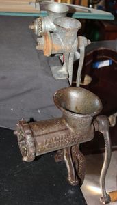 lot 417 image: Selection of Various Vintique Meet Grinders