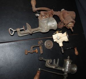 lot 419 image: Vintique meat grinders for Parts