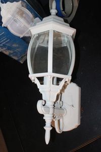 lot 423 image: Unused Outdoor Light Fixture